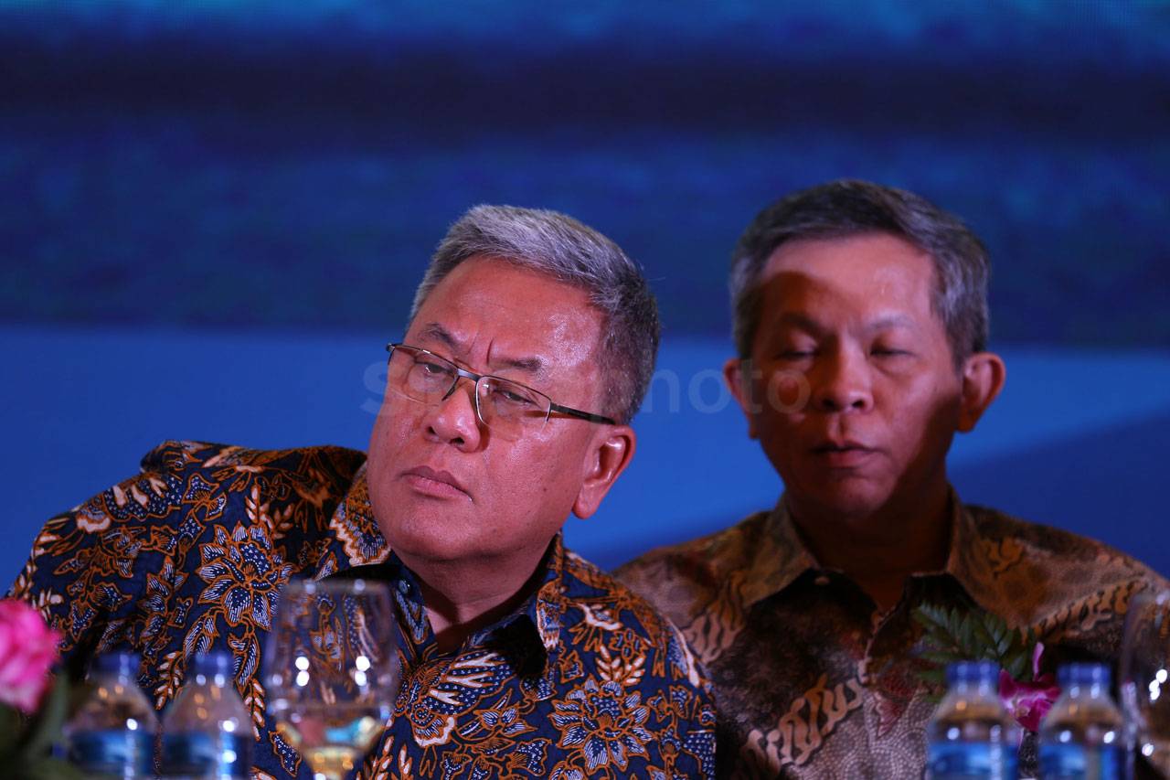 BCA Finance Terbitkan...