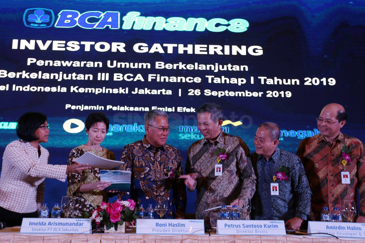 BCA Finance Terbitkan...