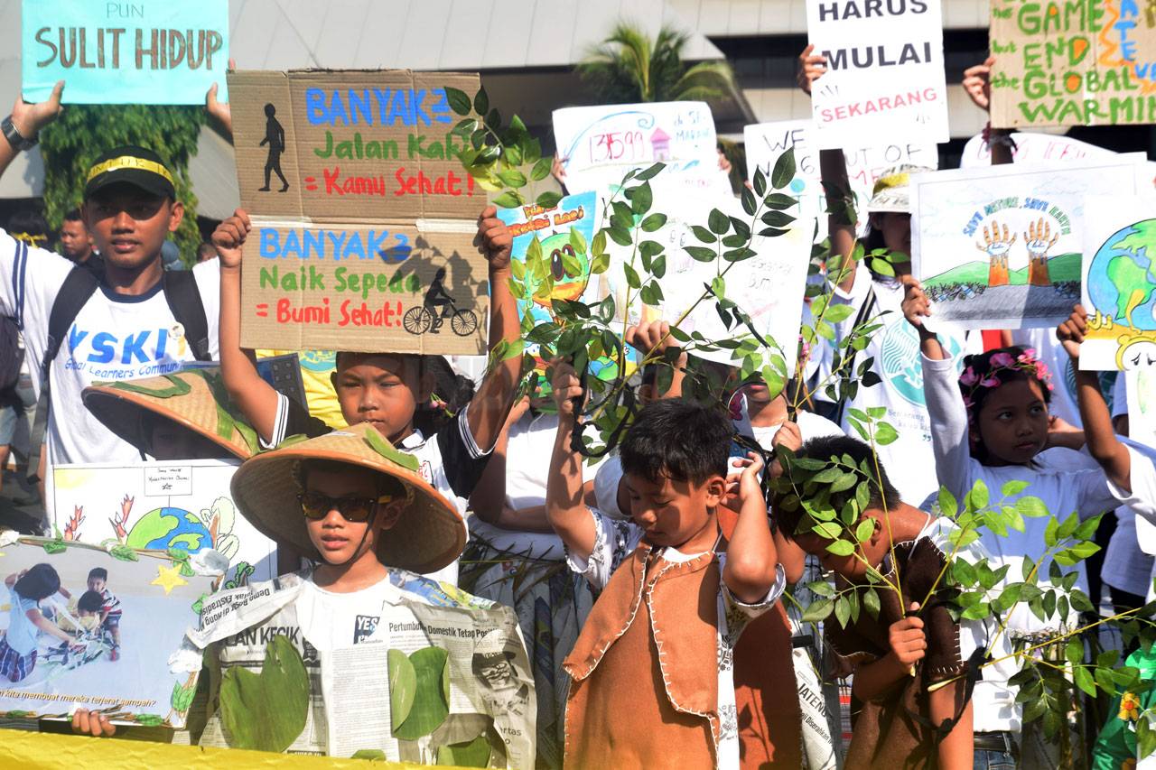 Ratusan Anak Gelar Aksi...