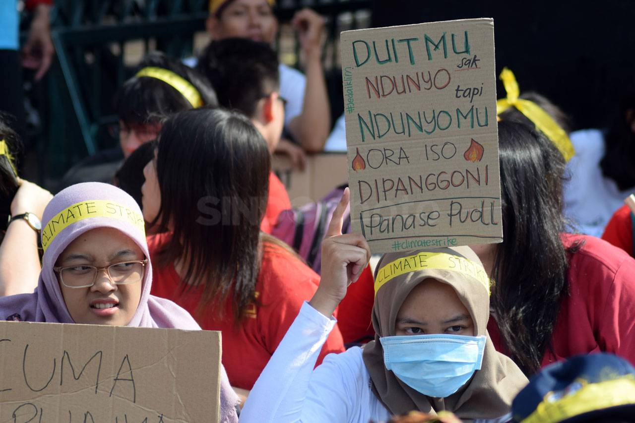 Ratusan Anak Gelar Aksi...