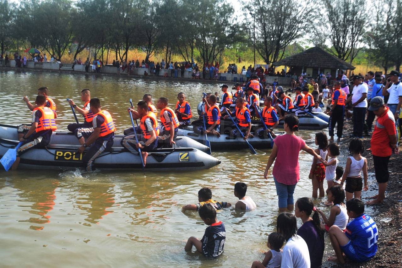 Meriahnya Lomba Dayung...