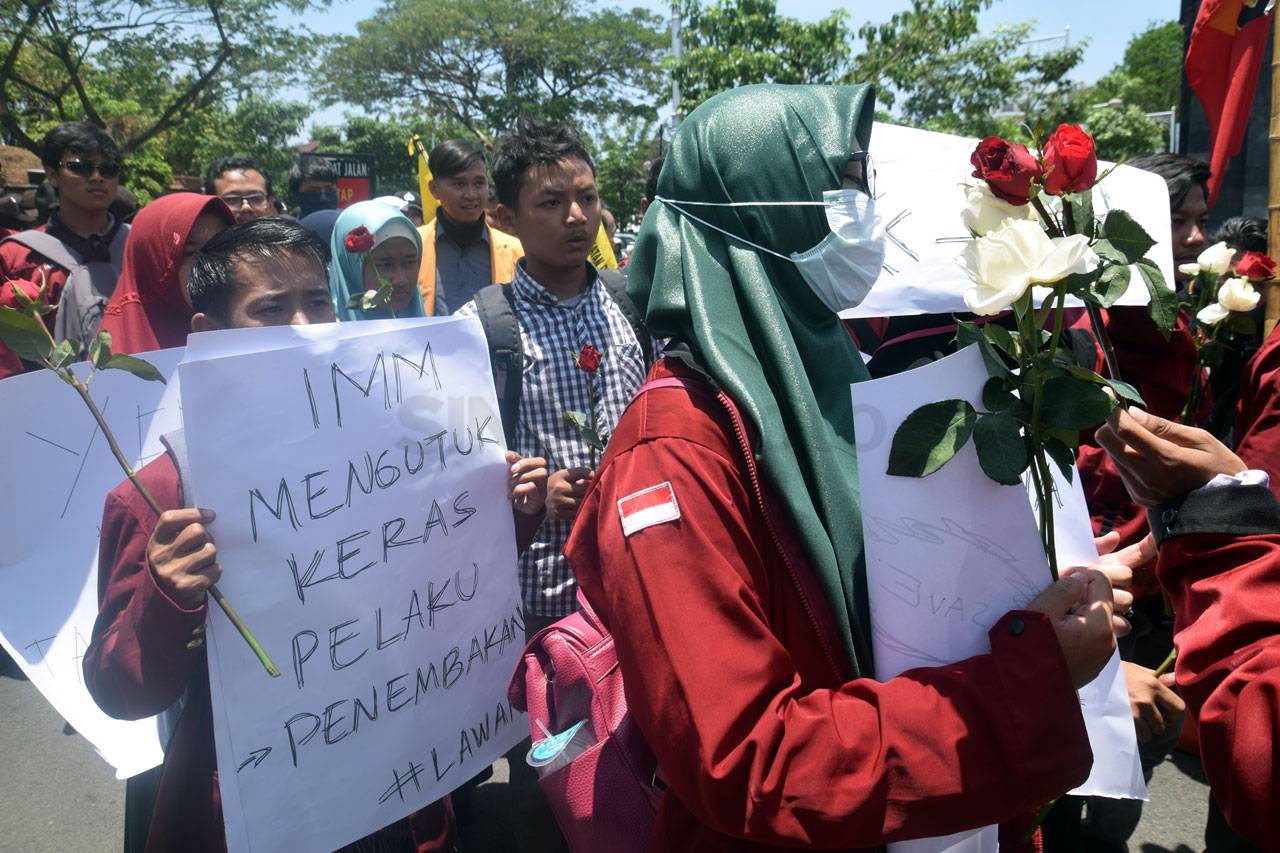 Polwan Cantik Bagikan...