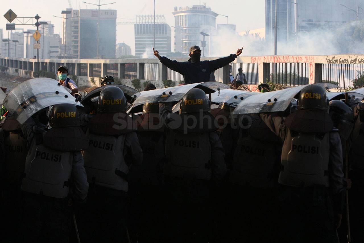 Aksi Mahasiswa dan Pelajar...
