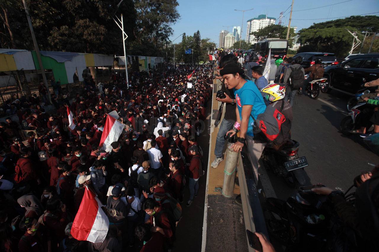 Mahasiswa dan Pelajar...