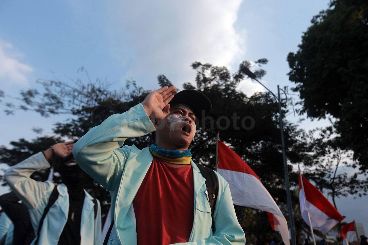 Mahasiswa dan Pelajar...