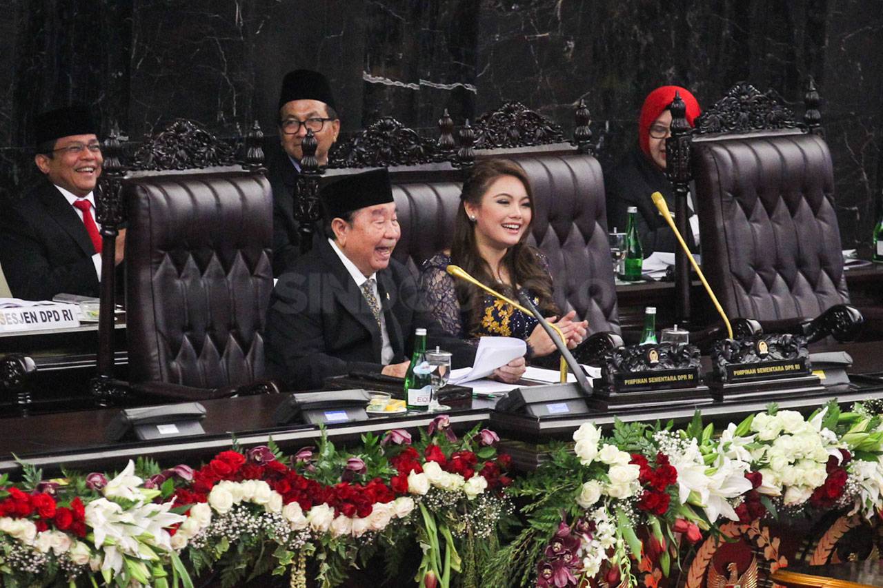 575 Anggota DPR dan...