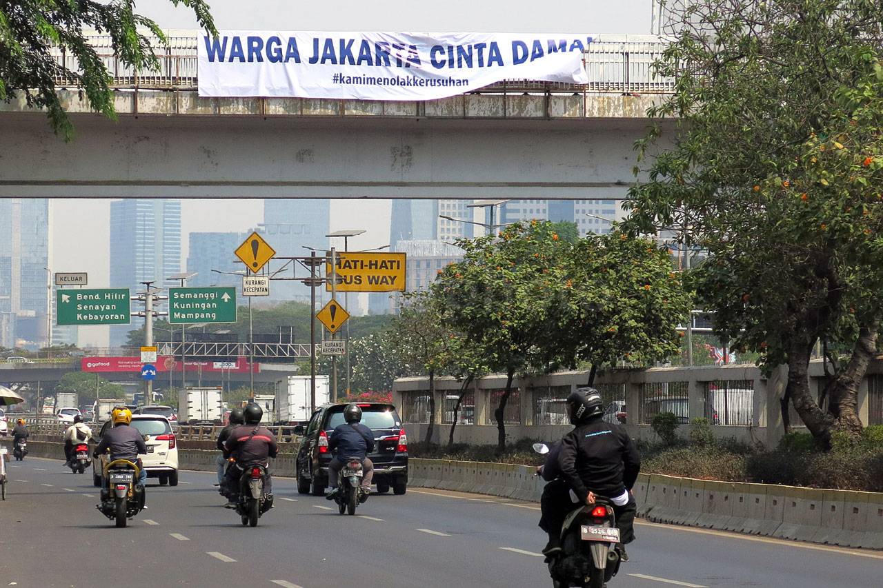 Ratusan Mahasiswa Pengunjuk...