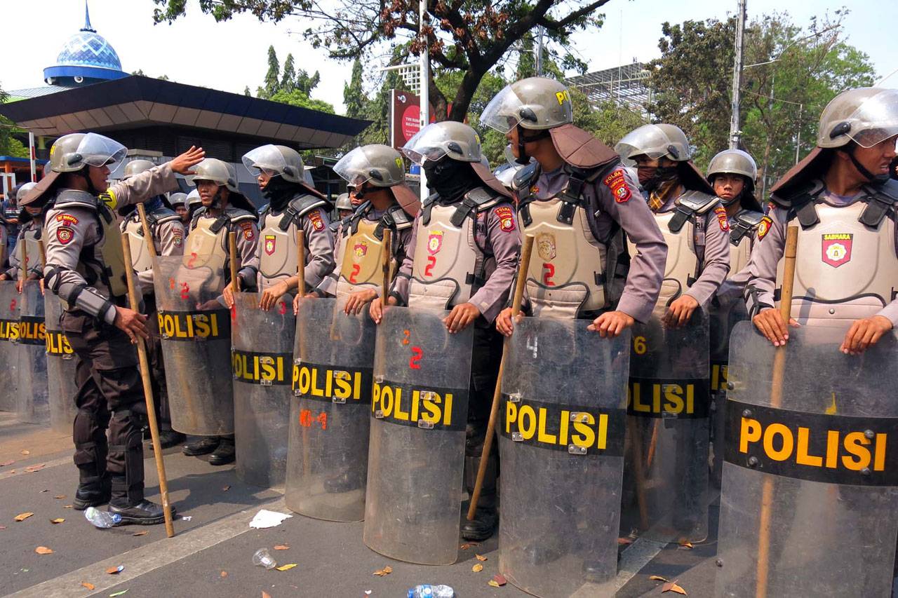 Ratusan Mahasiswa Pengunjuk...