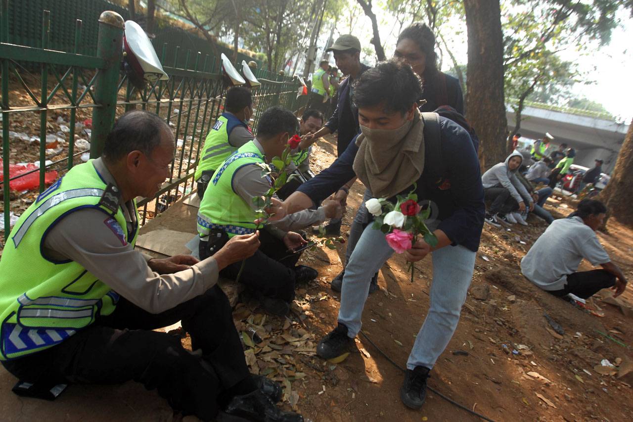 Aksi Damai Mahasiswa...