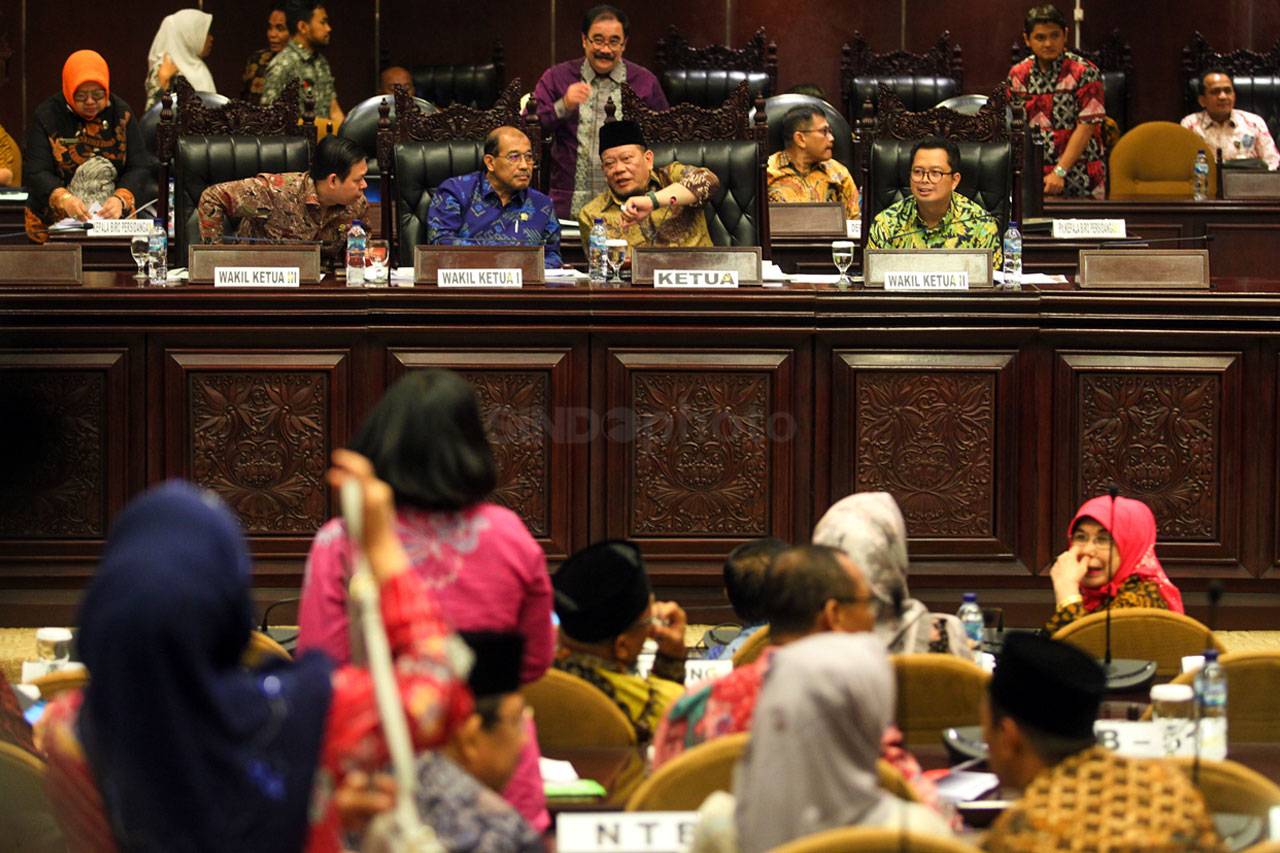 DPD RI Gelar Rapat Pleno...