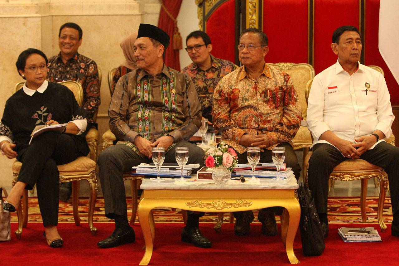 Presiden Jokowi Pimpin...