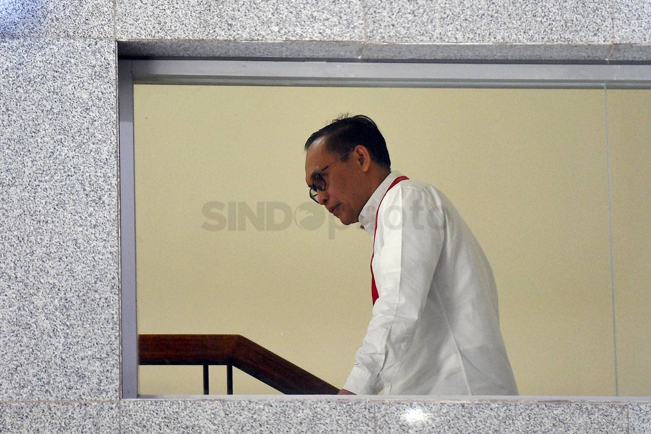 KPK Periksa Eks Plh...