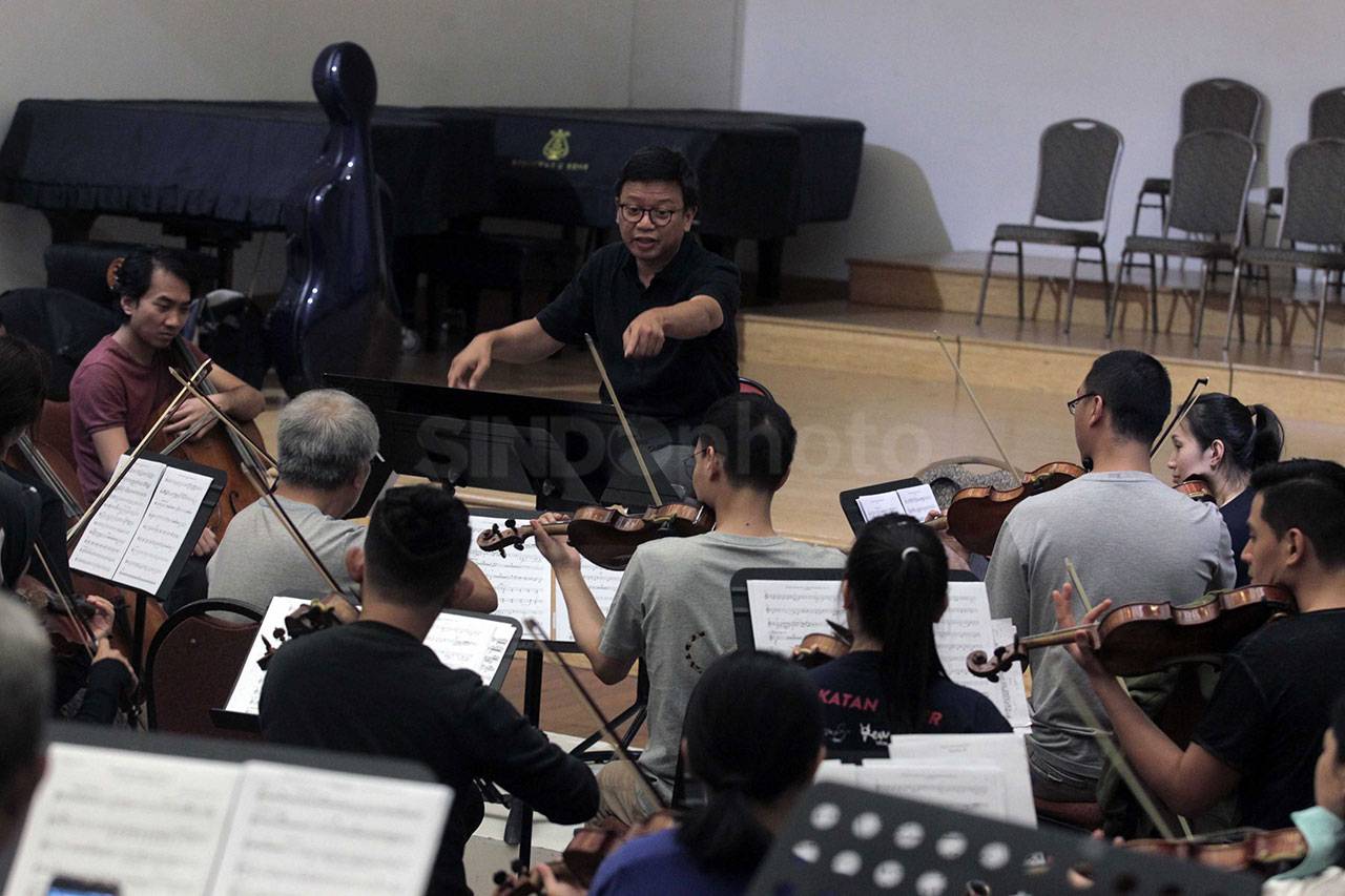 Jelang Konser Orkestra...