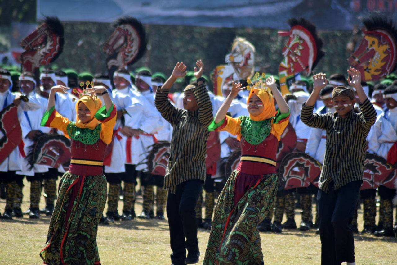 Perayaan HUT Ke-74 TNI...