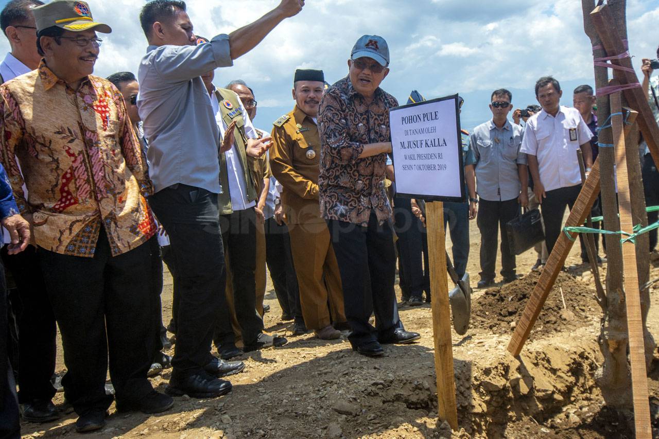 Wapres Jusuf Kalla Tinjau...