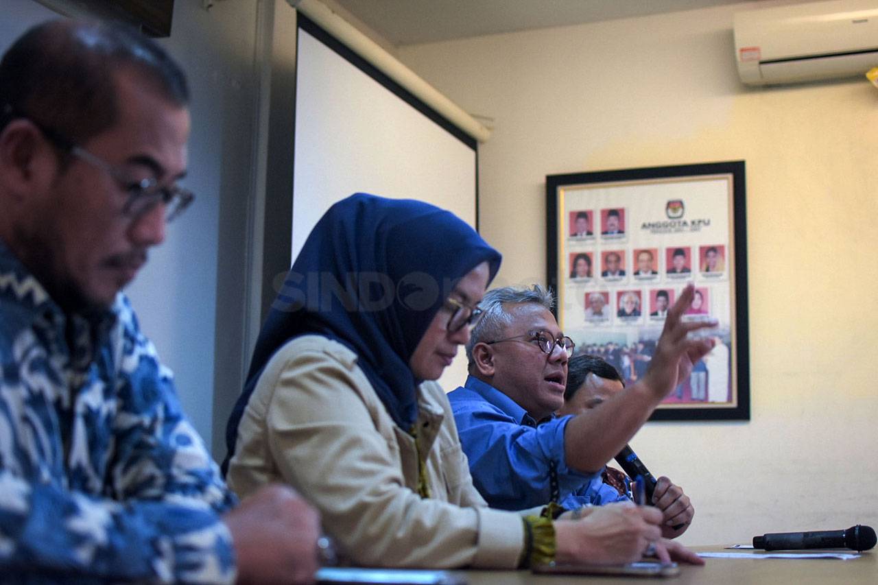 KPU Berikan Keterangan...