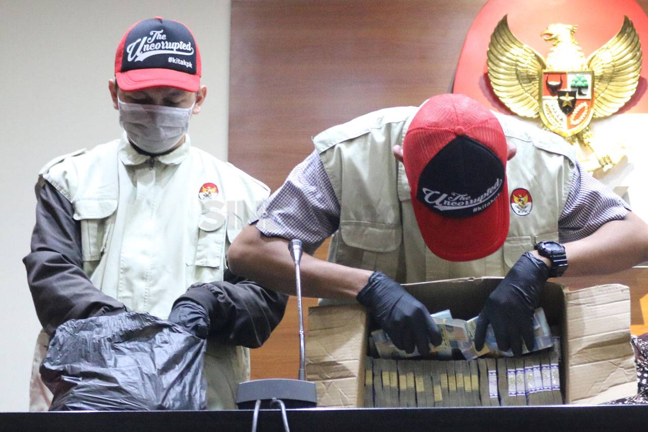 Amankan Uang Rp728 Juta,...