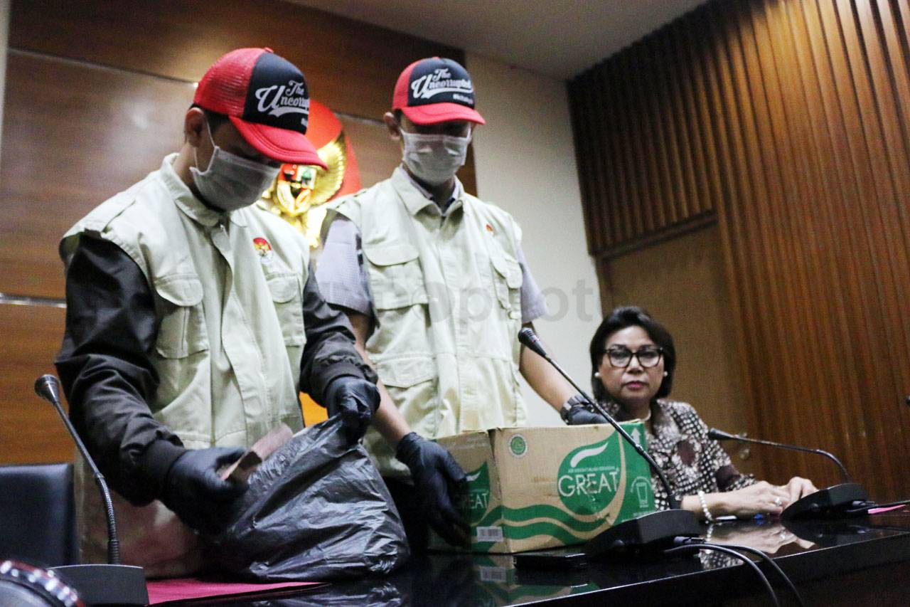Amankan Uang Rp728 Juta,...