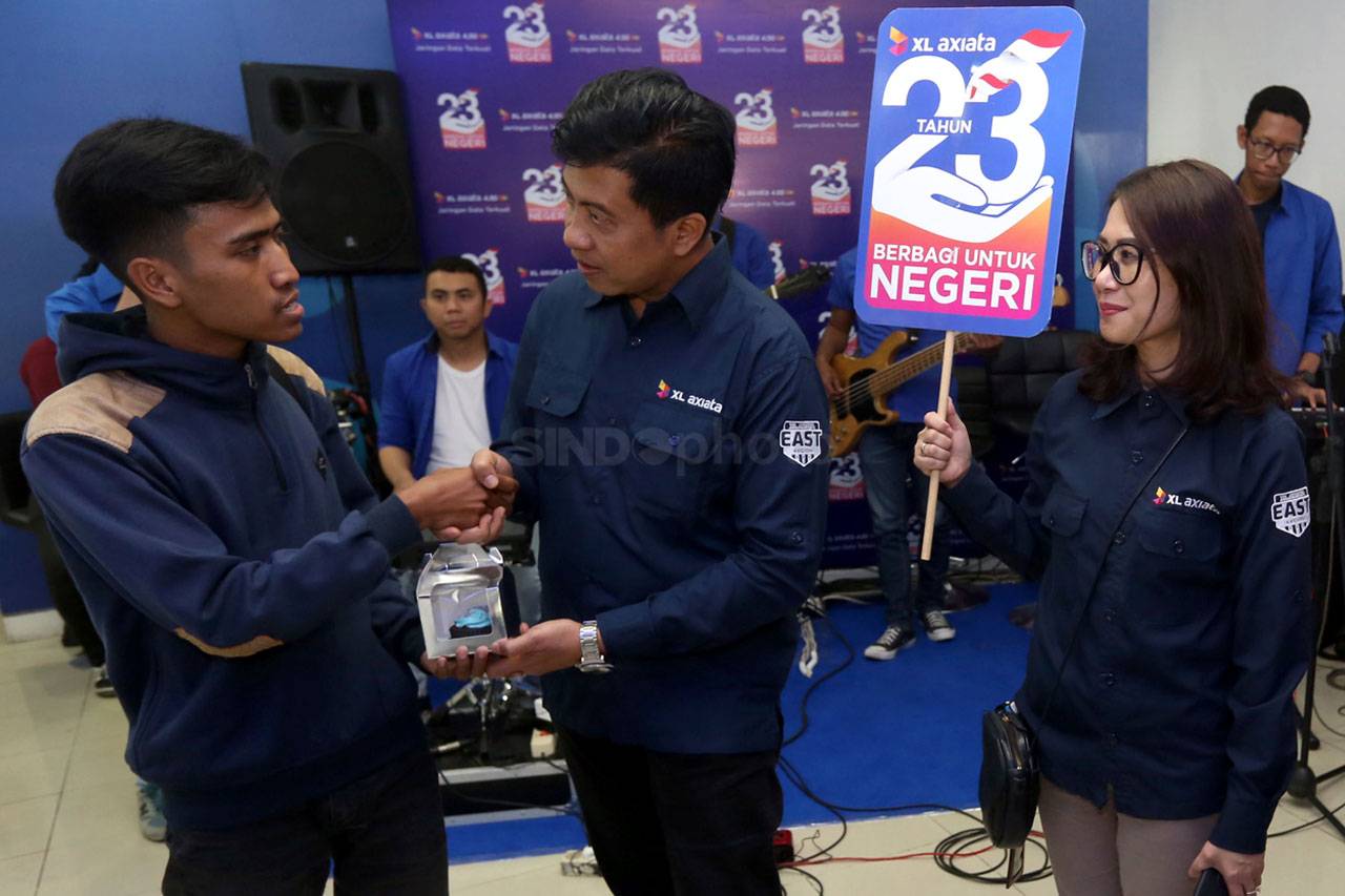 HUT ke-23, XL Axiata...