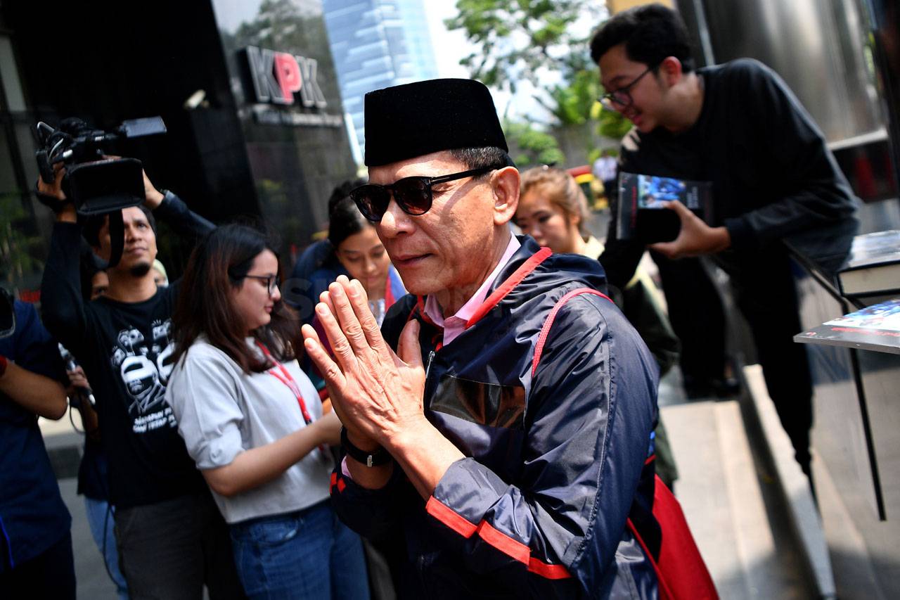KPK Lanjutkan Pemeriksaan...