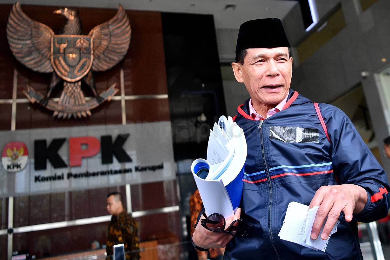 KPK Lanjutkan Pemeriksaan...