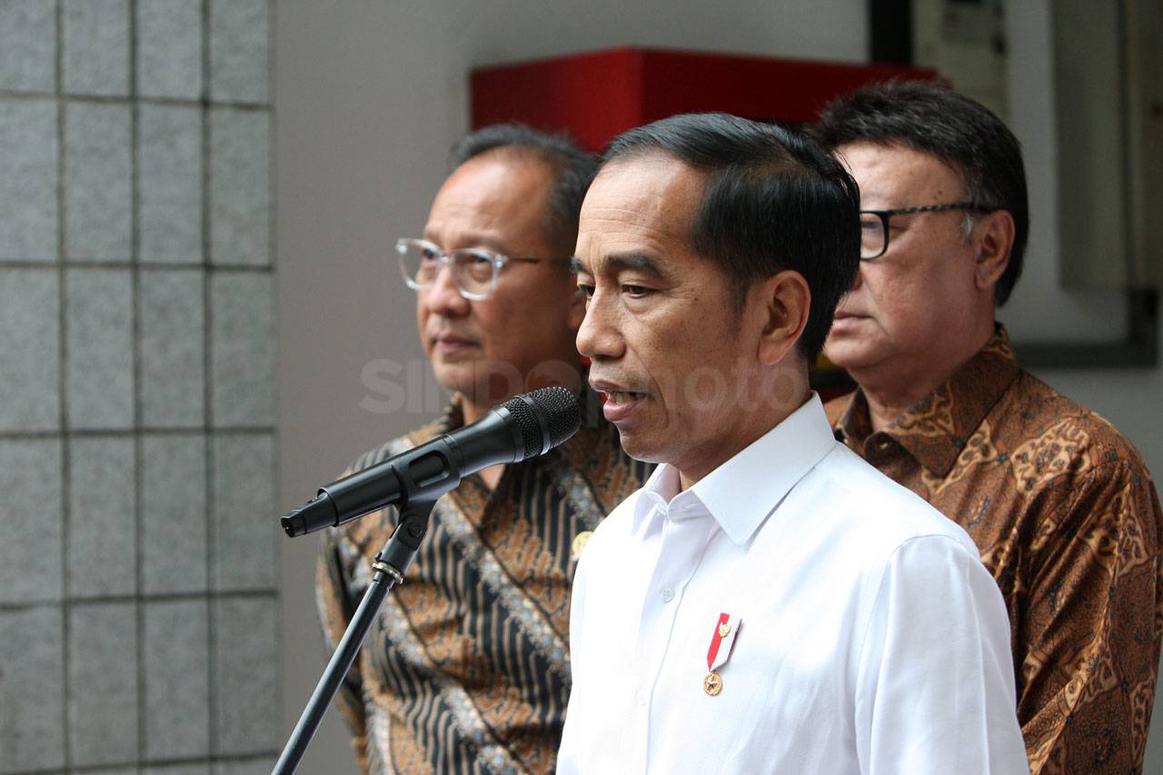 Presiden Jokowi Jenguk...