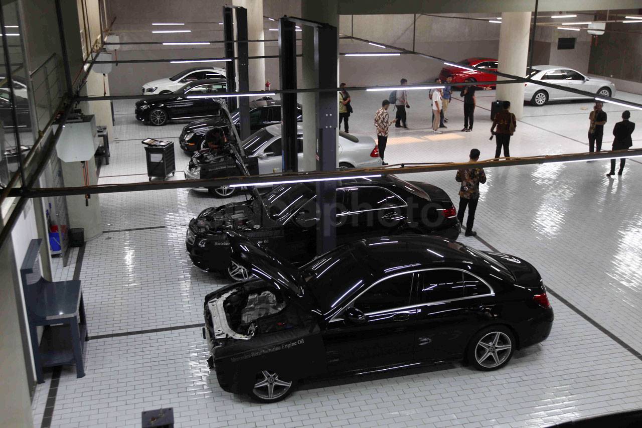 Mercedes-Benz Distribution...