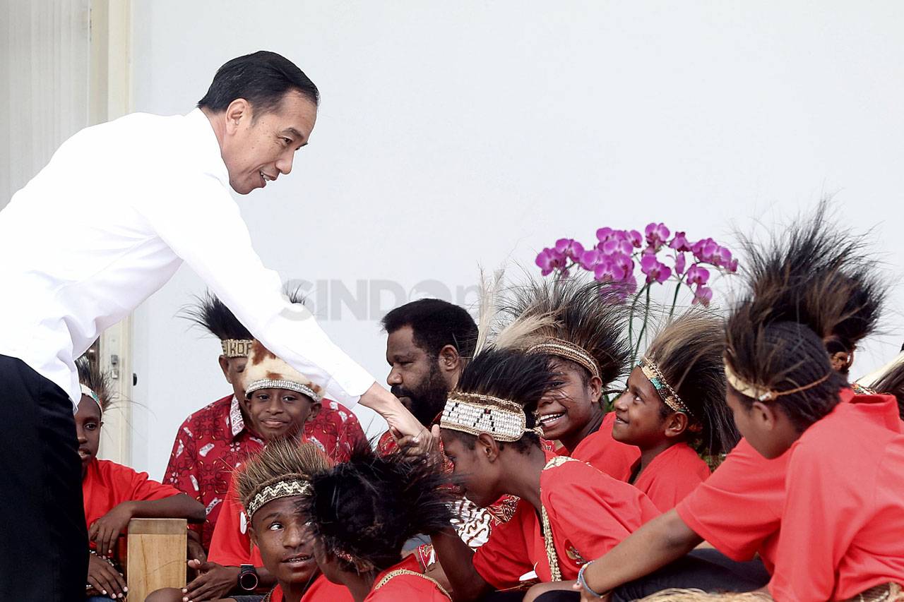 Presiden Jokowi Terima...