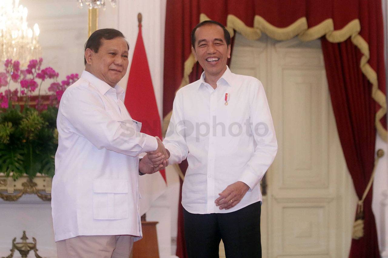 Presiden Jokowi Bertemu...