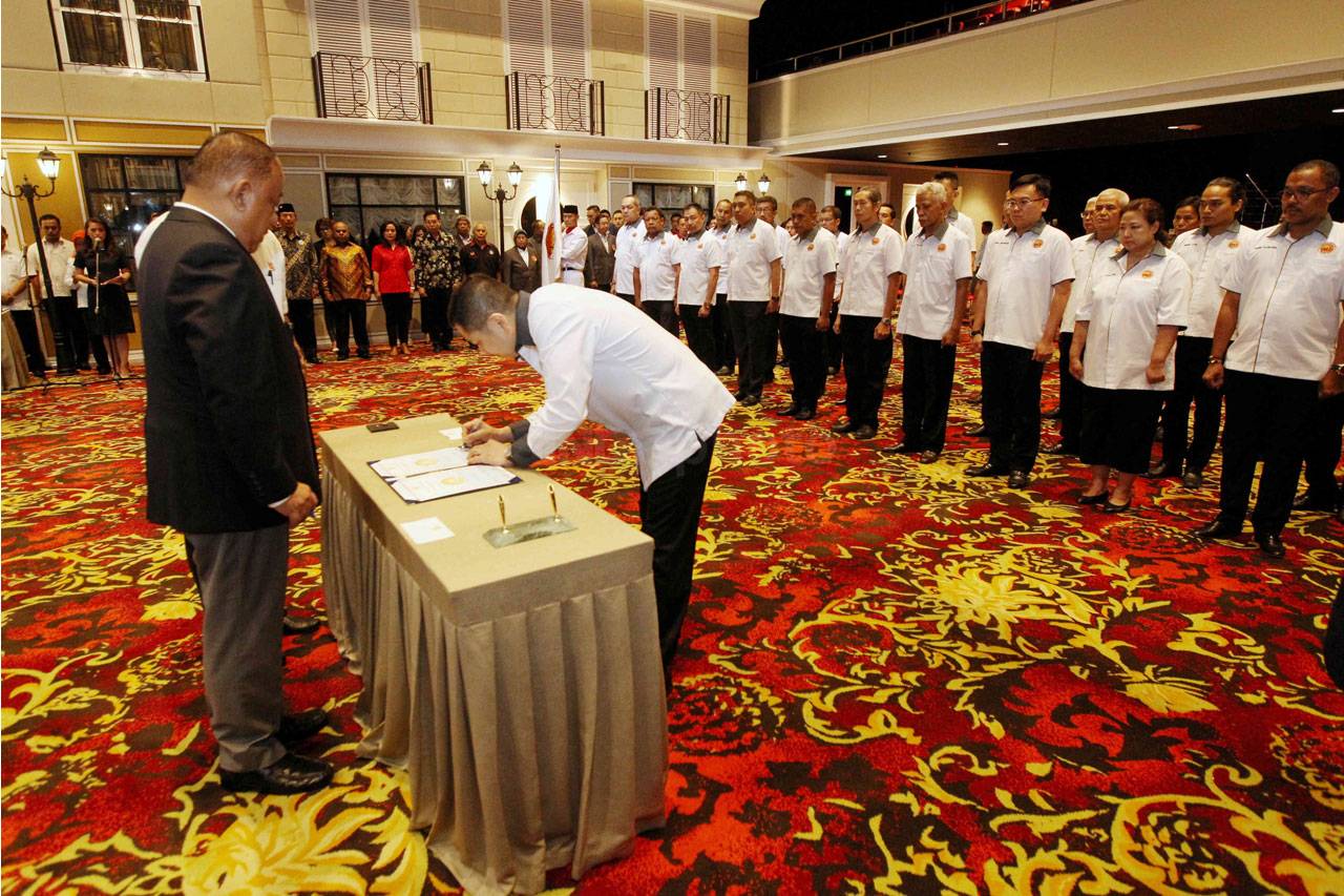 Hary Tanoesoedibjo Resmi...