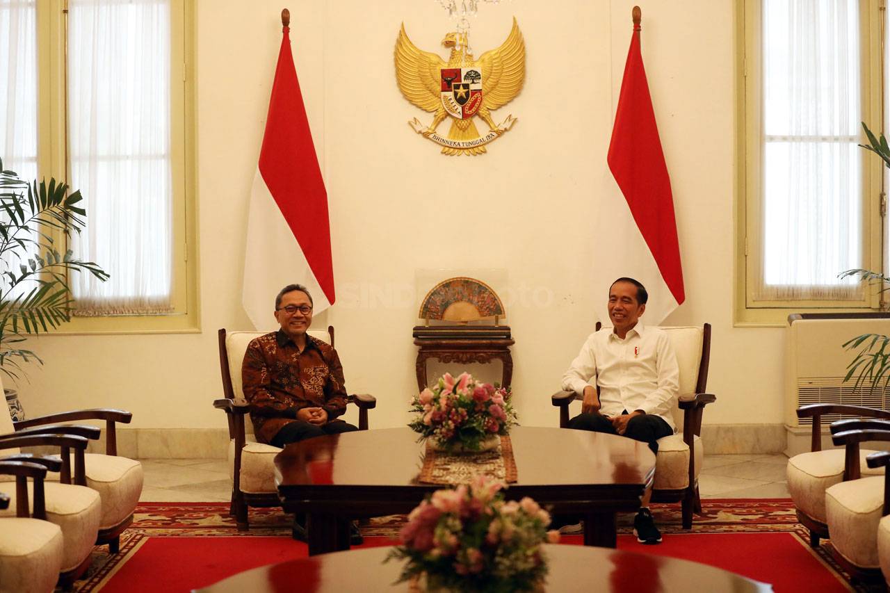 Zulkifli Hasan Temui...