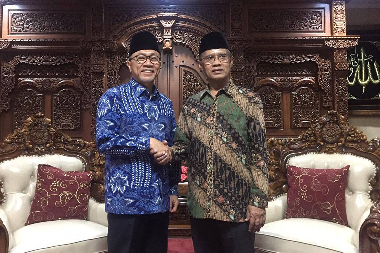 Zulkifli Hasan Temui...