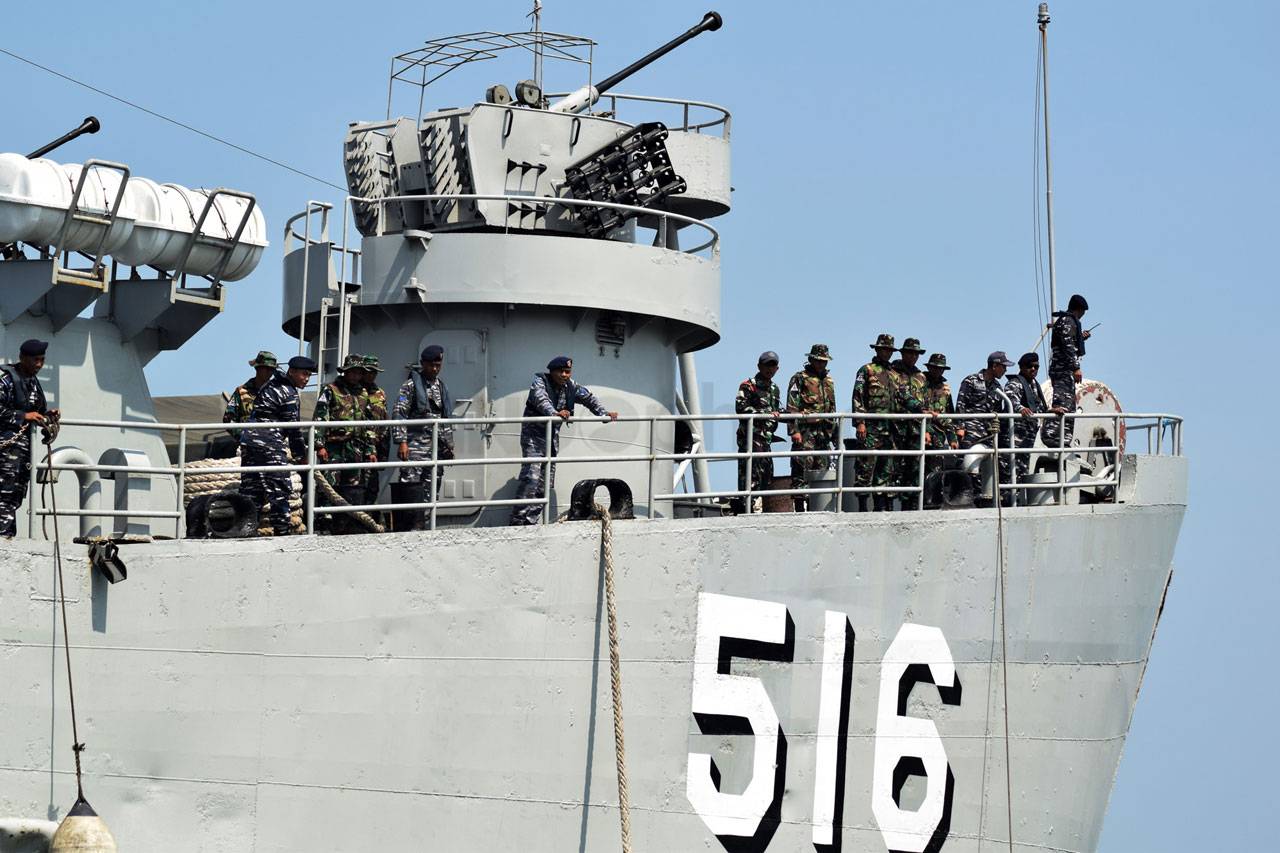 KRI Teluk Banten-516...