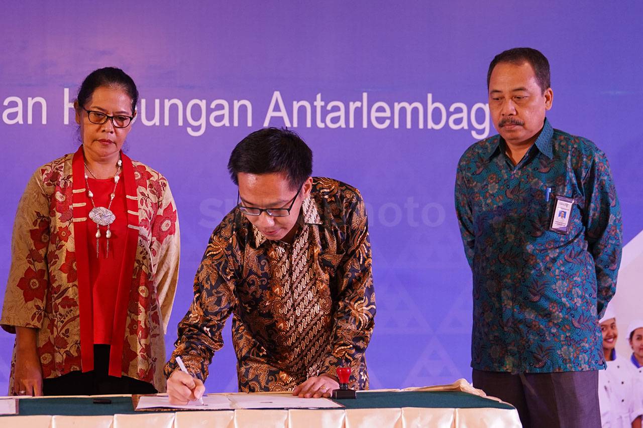 Airy dan Kementerian...