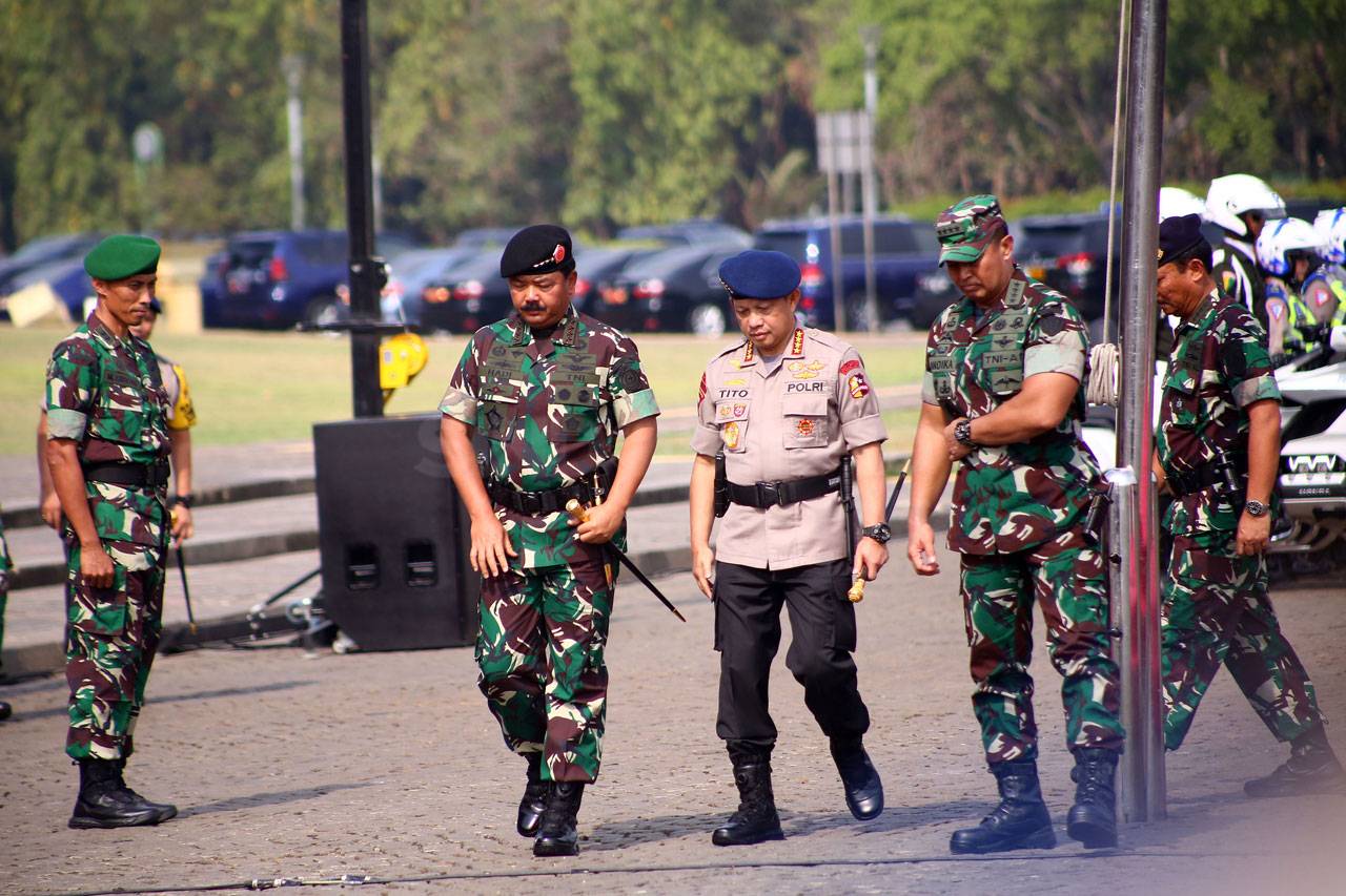 Polri-TNI Gelar Apel...