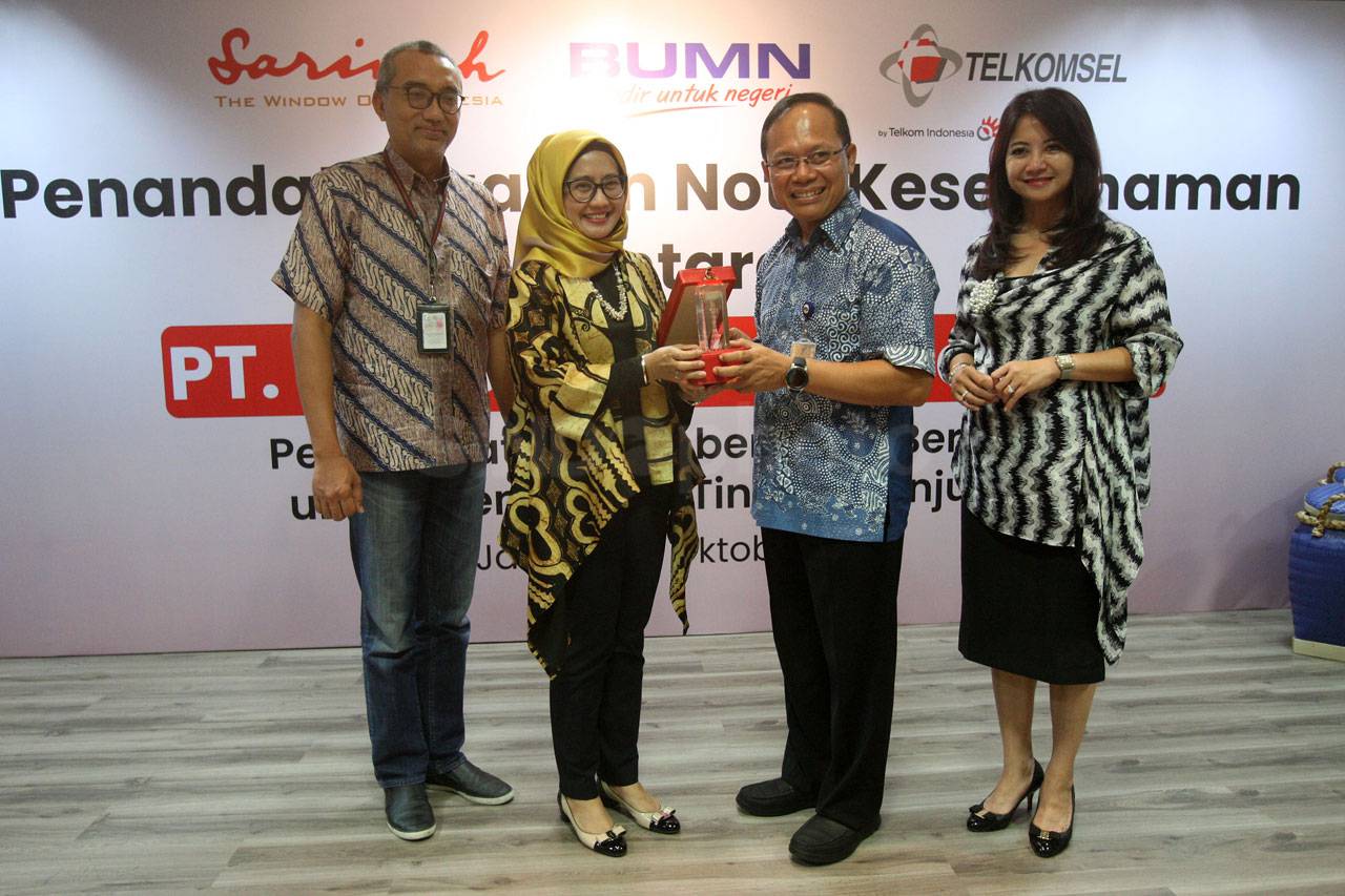 Telkomsel Jalin Kerja...