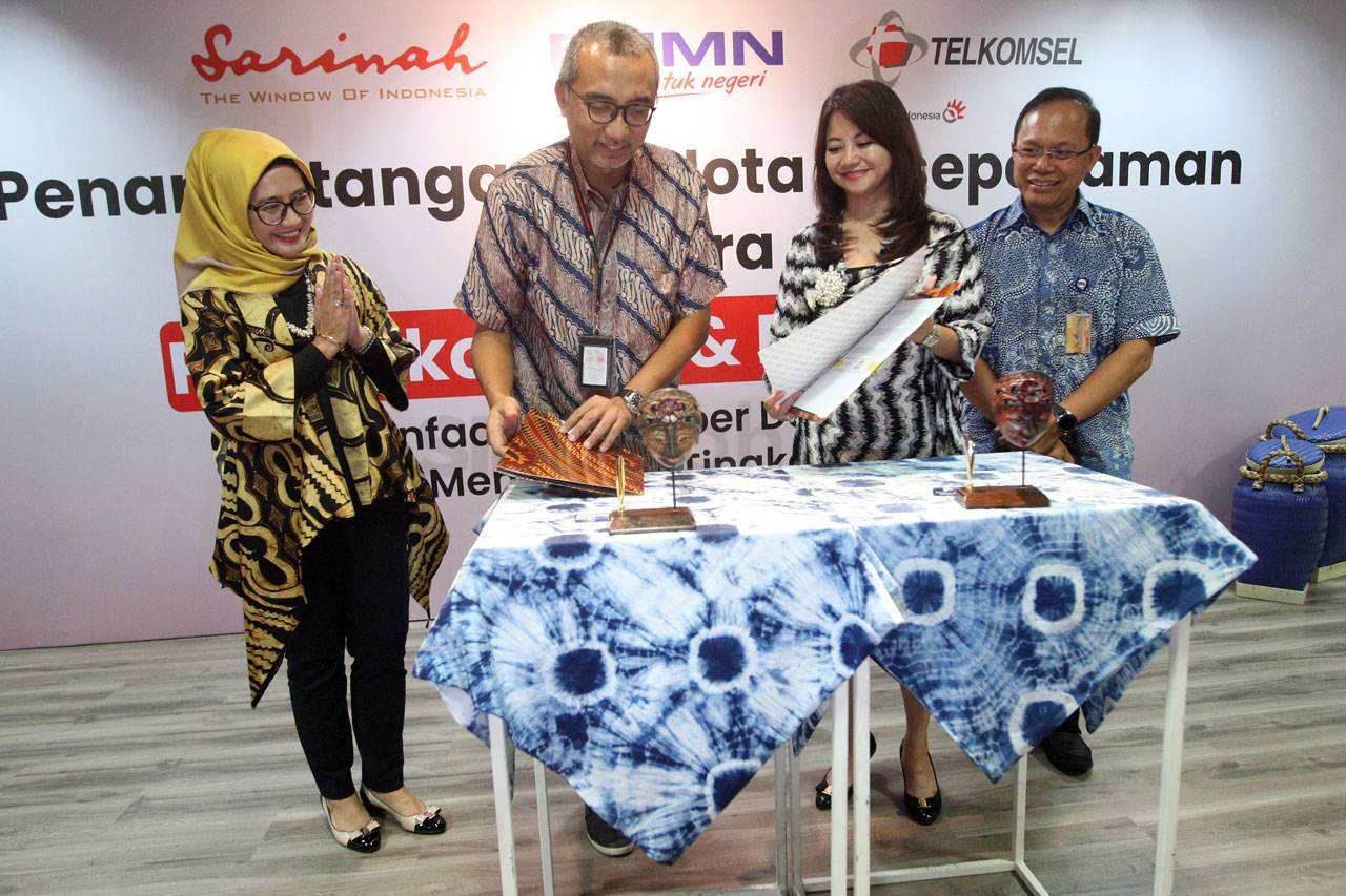 Telkomsel Jalin Kerja...