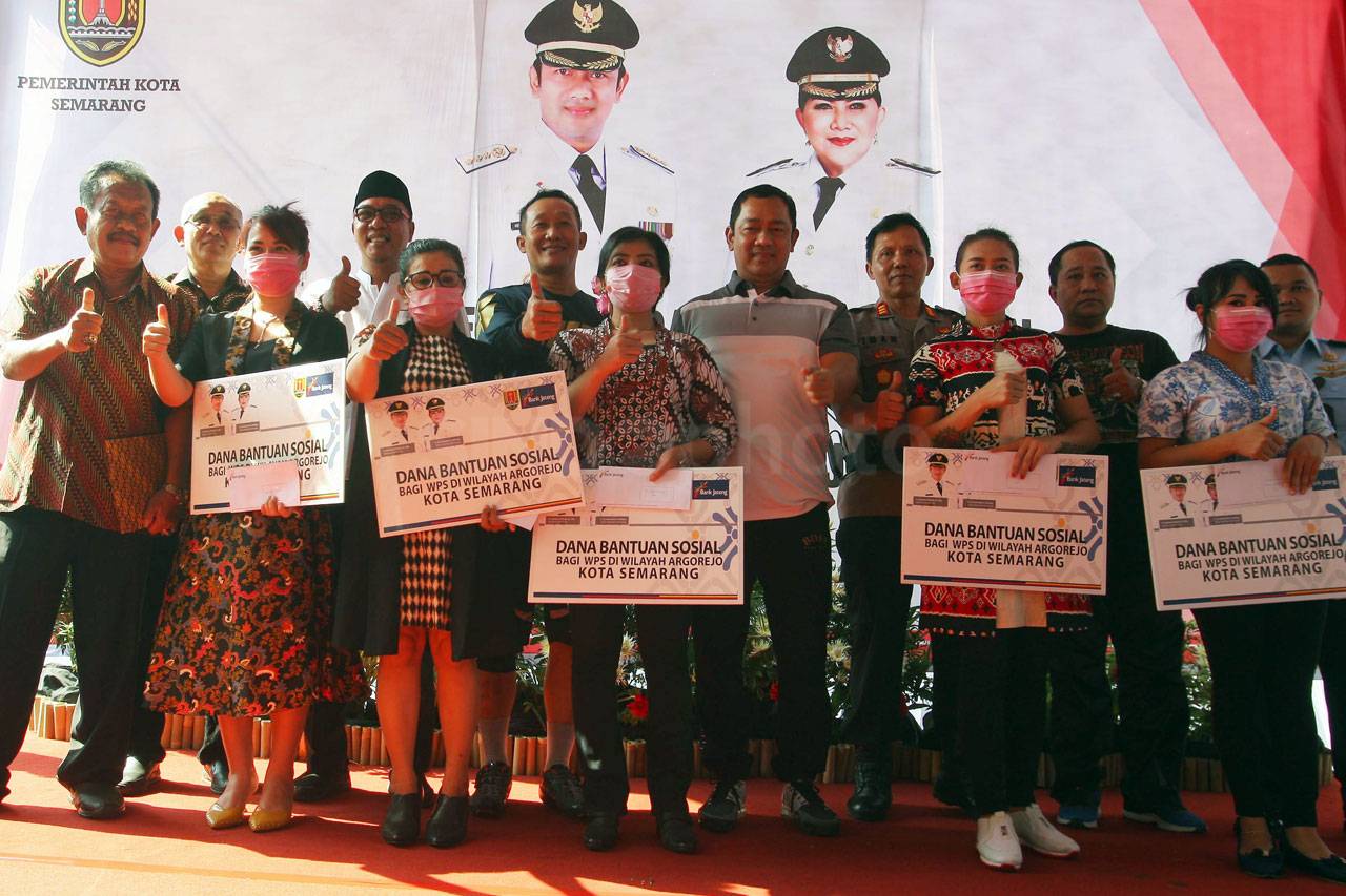 Lokalisasi Sunan Kuning...
