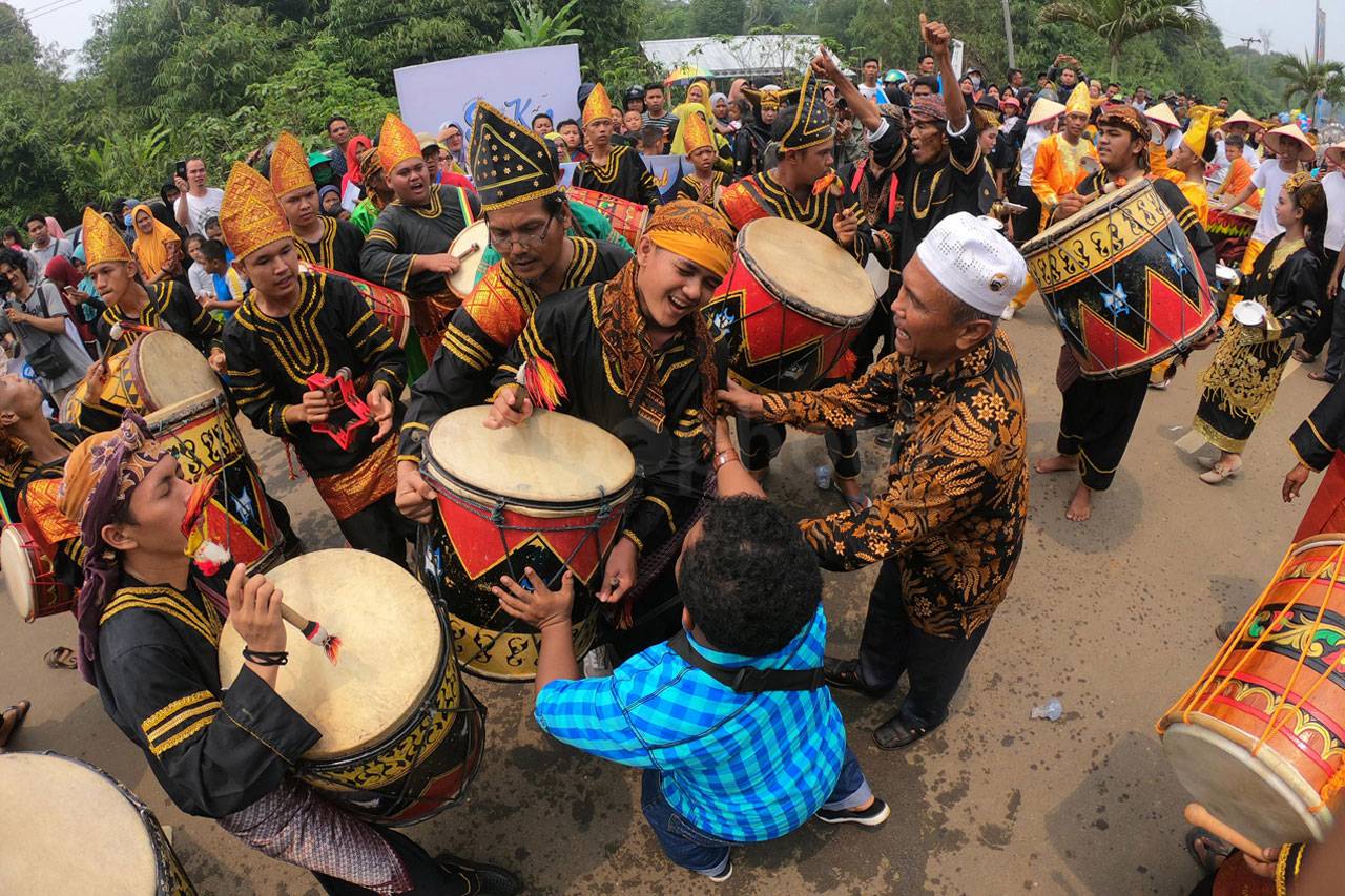Karnaval Sabak Meriahkan...
