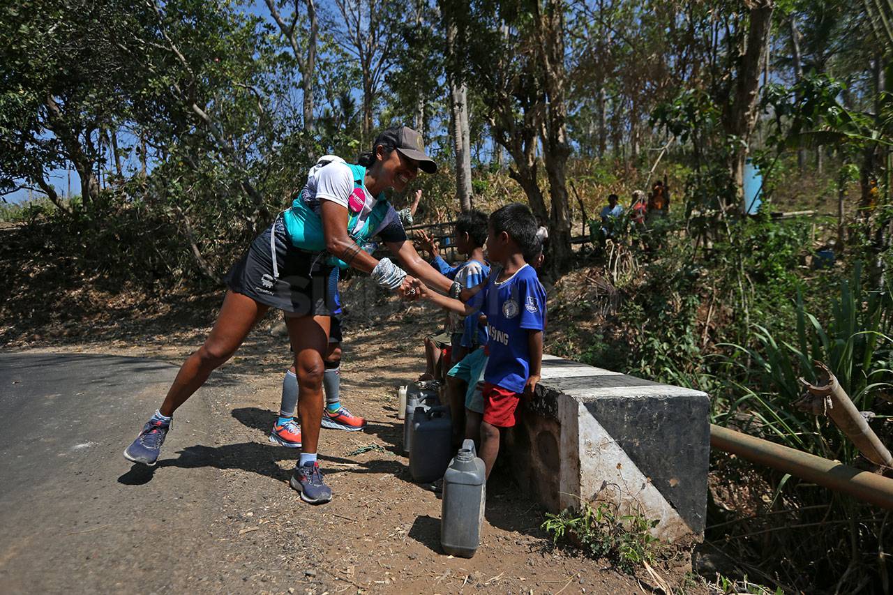 Puluhan Pelari Susuri...