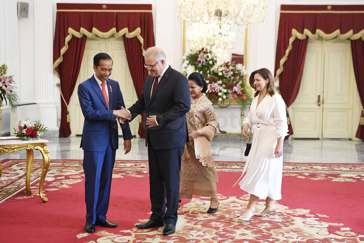 Presiden Jokowi Terima...