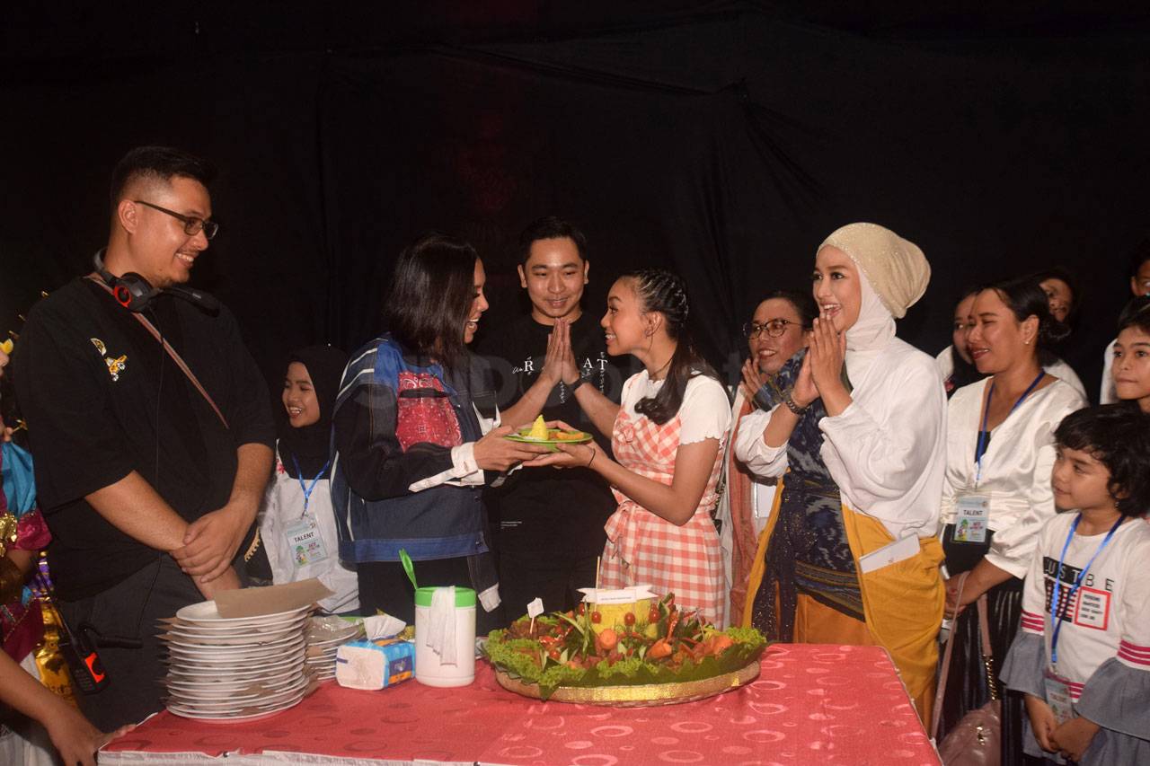 Penampilan Naura Meriahkan...