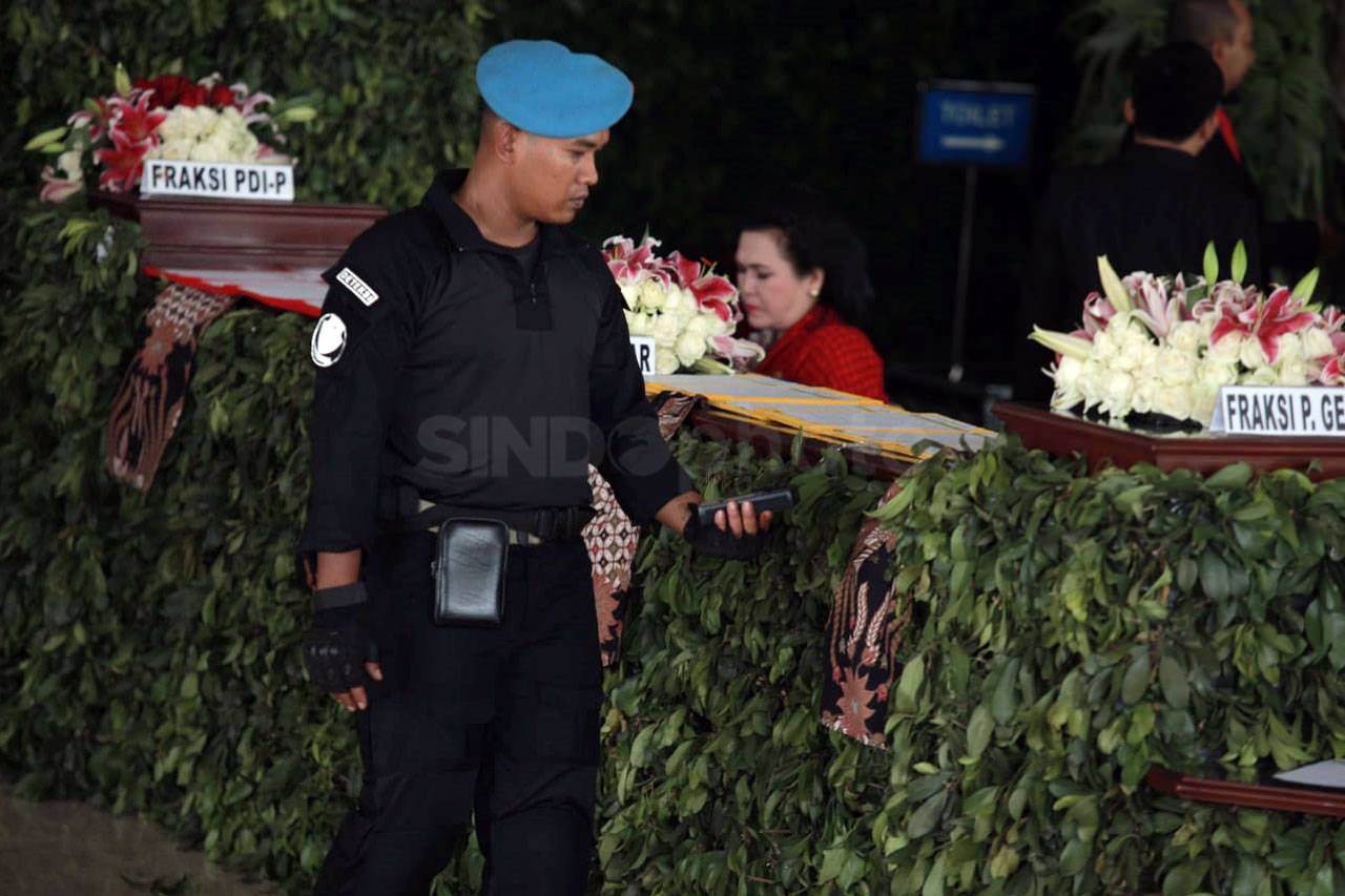 Paspampres Lakukan Sterilisasi...