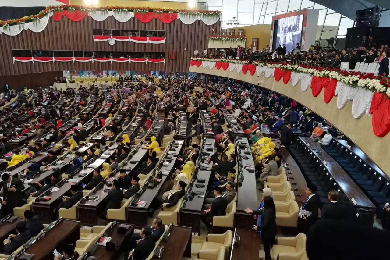 Ratusan Anggota MPR...