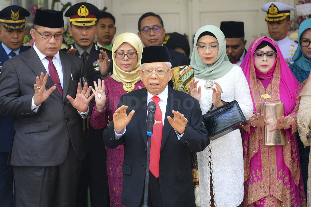 Maruf Amin Pimpin Doa...