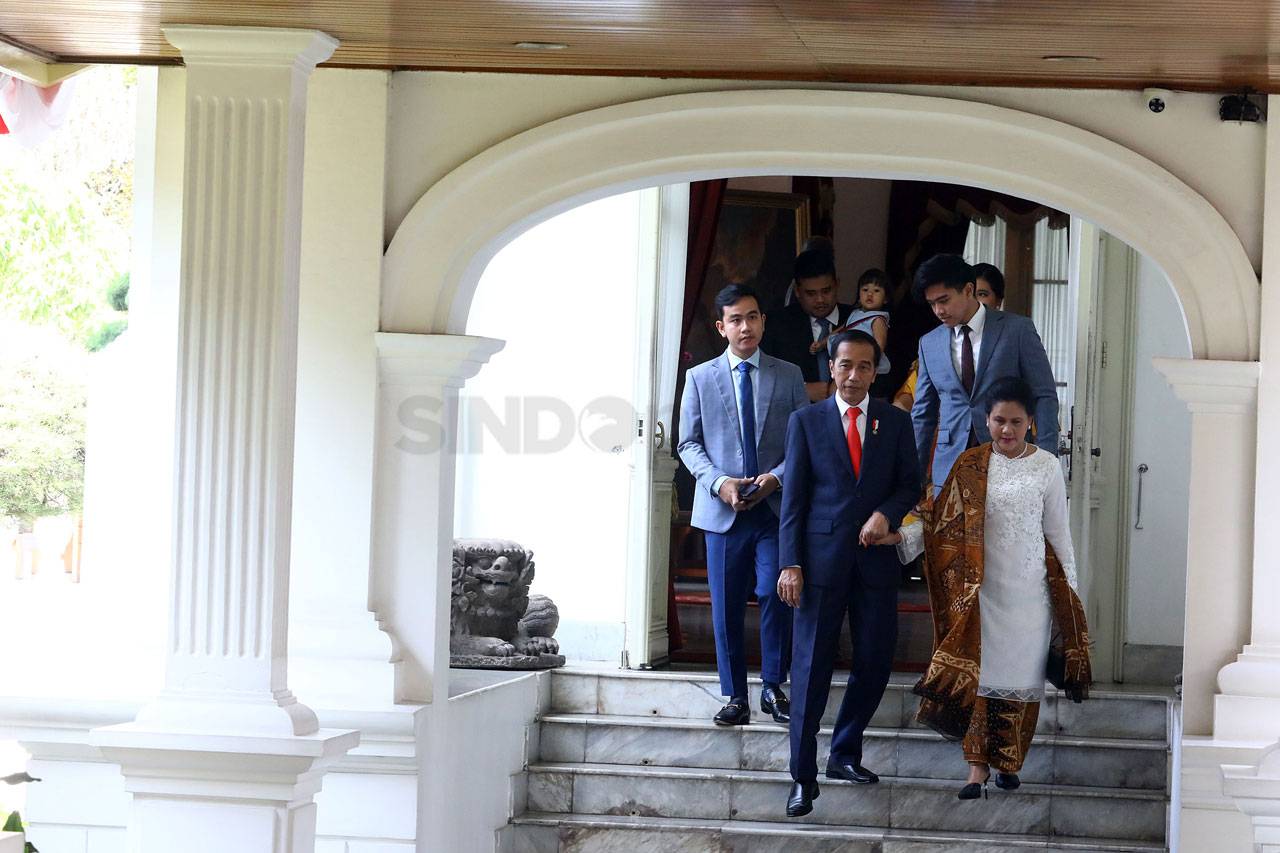 Presiden Jokowi Tinggalkan...