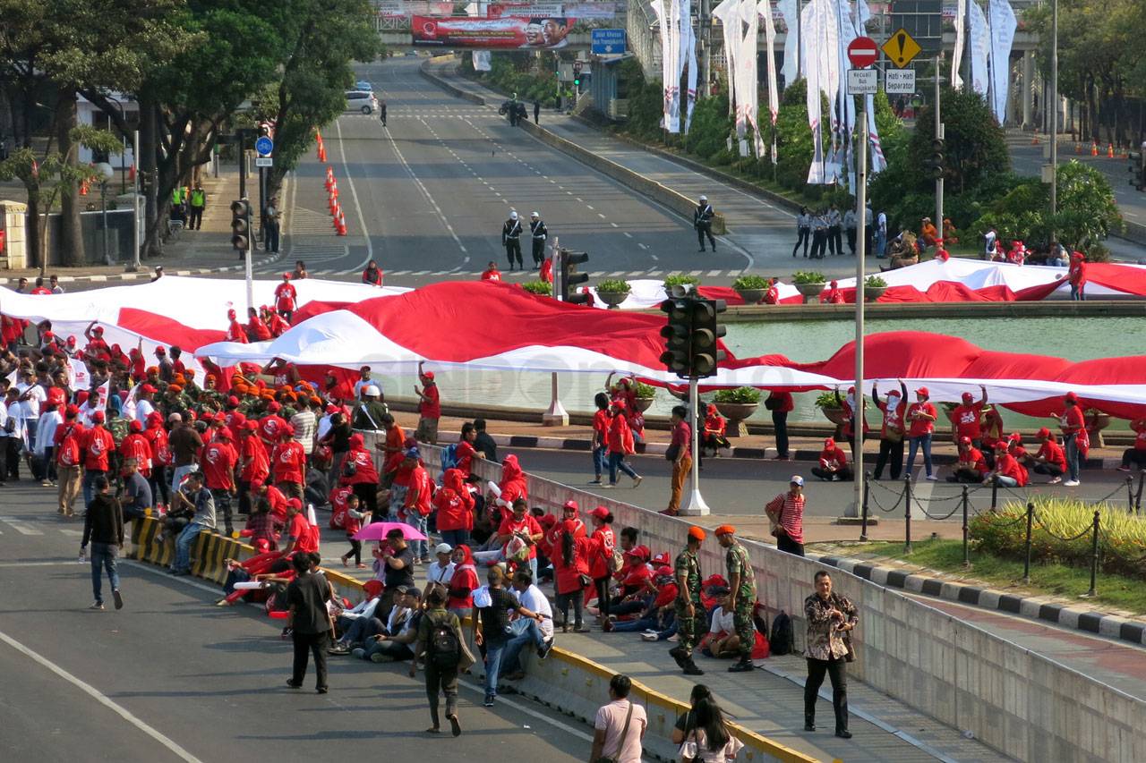 Relawan Gelar Nonton...
