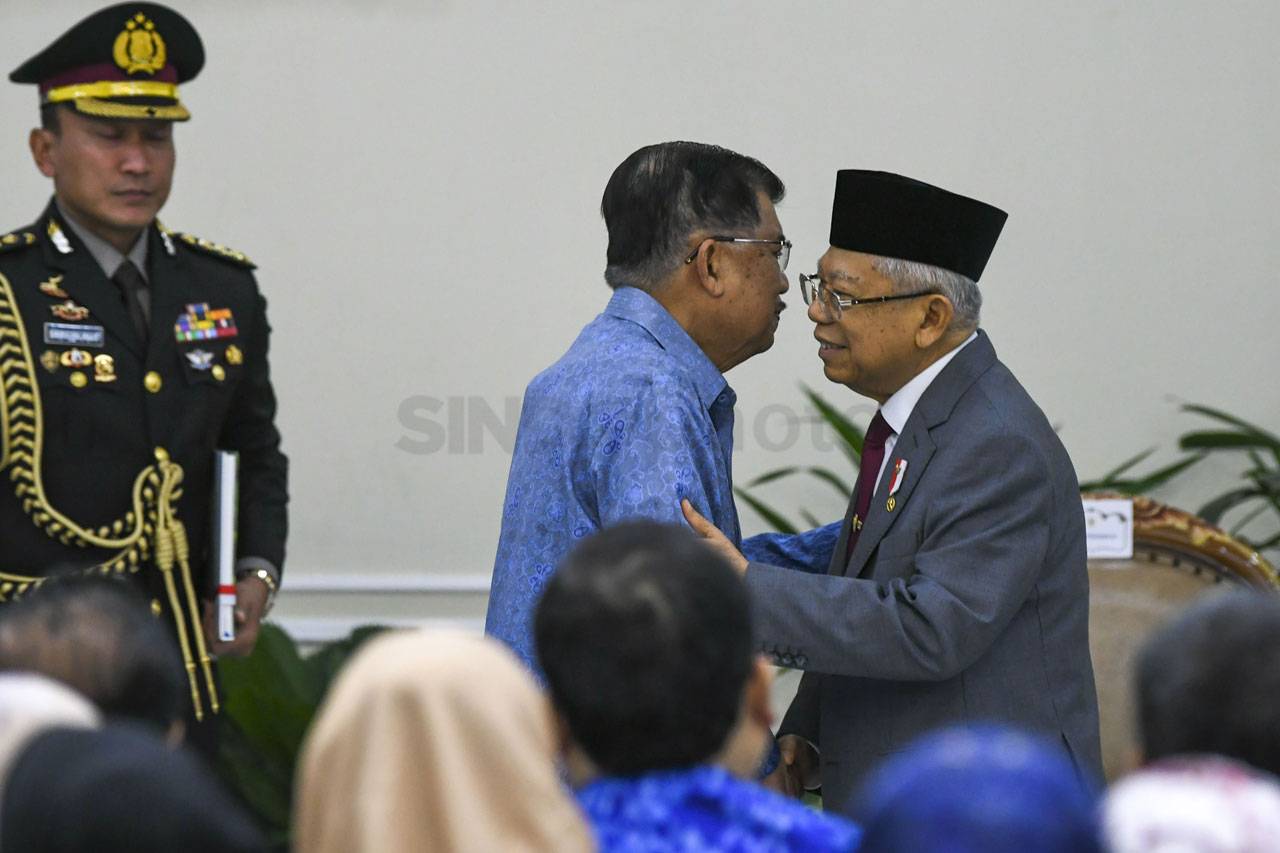 Jusuf Kalla Serahkan...