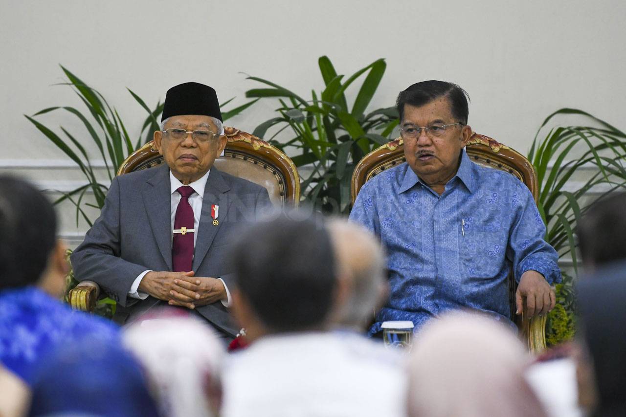 Jusuf Kalla Serahkan...
