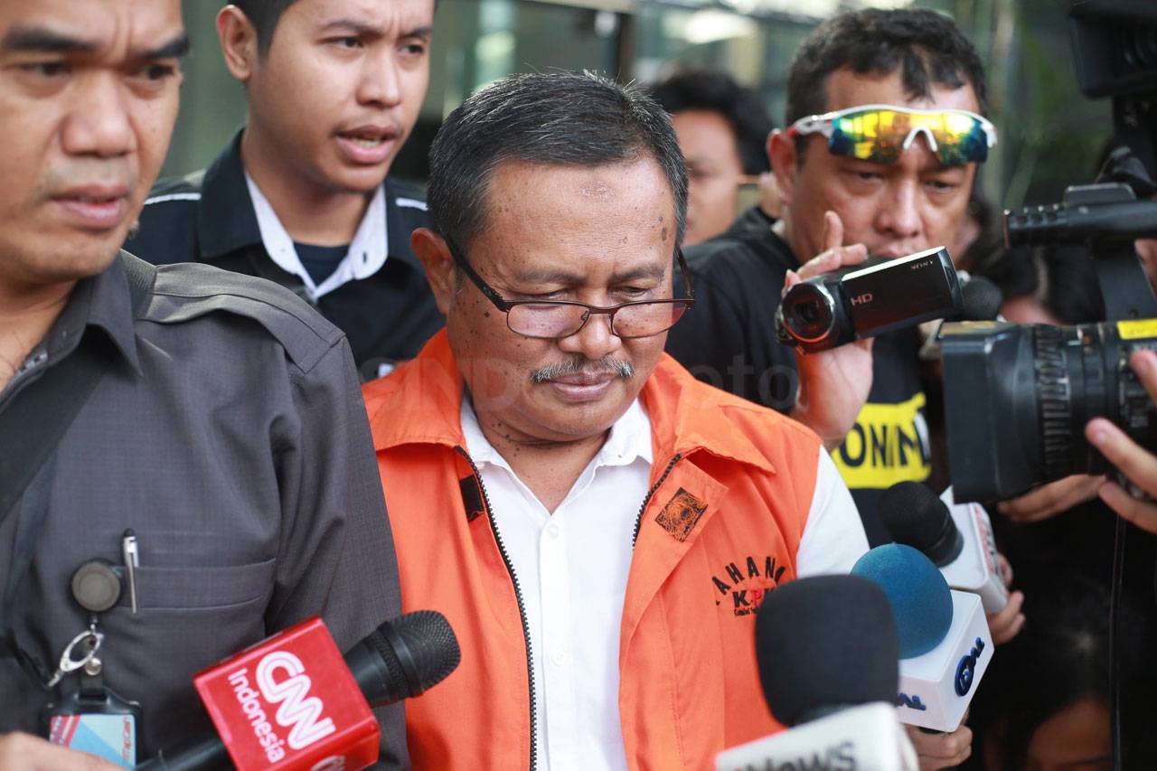 KPK Lanjutkan Pemeriksaan...